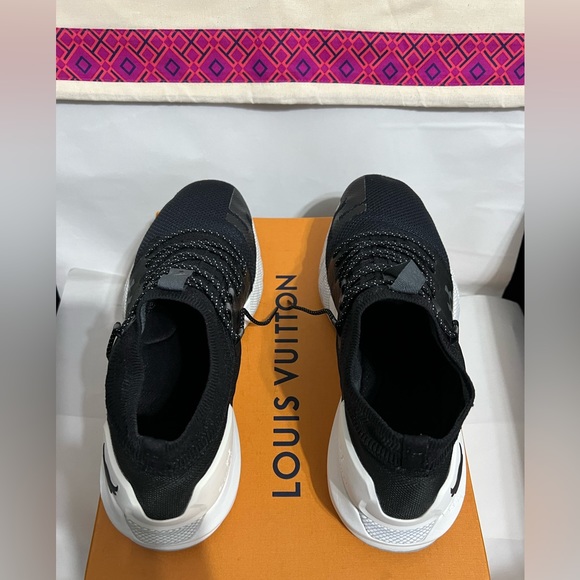 H O V R - Picture 10 of 12